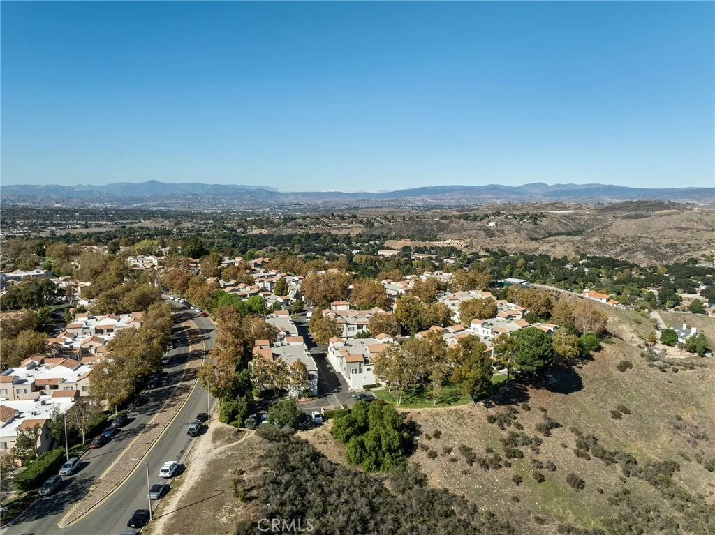 24496 Valle Del Oro 204, Newhall, California 91321 home-pic-25